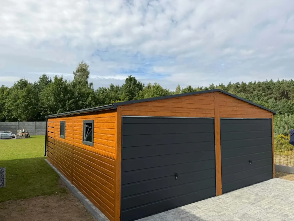 Garaż blaszany 6×6 — dwustanowiskowy, złoty dąb + antracyt